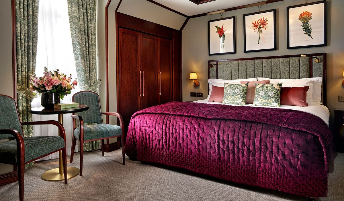 Bar Harbors Best Bars, Pubs & Live Music for Every Taste