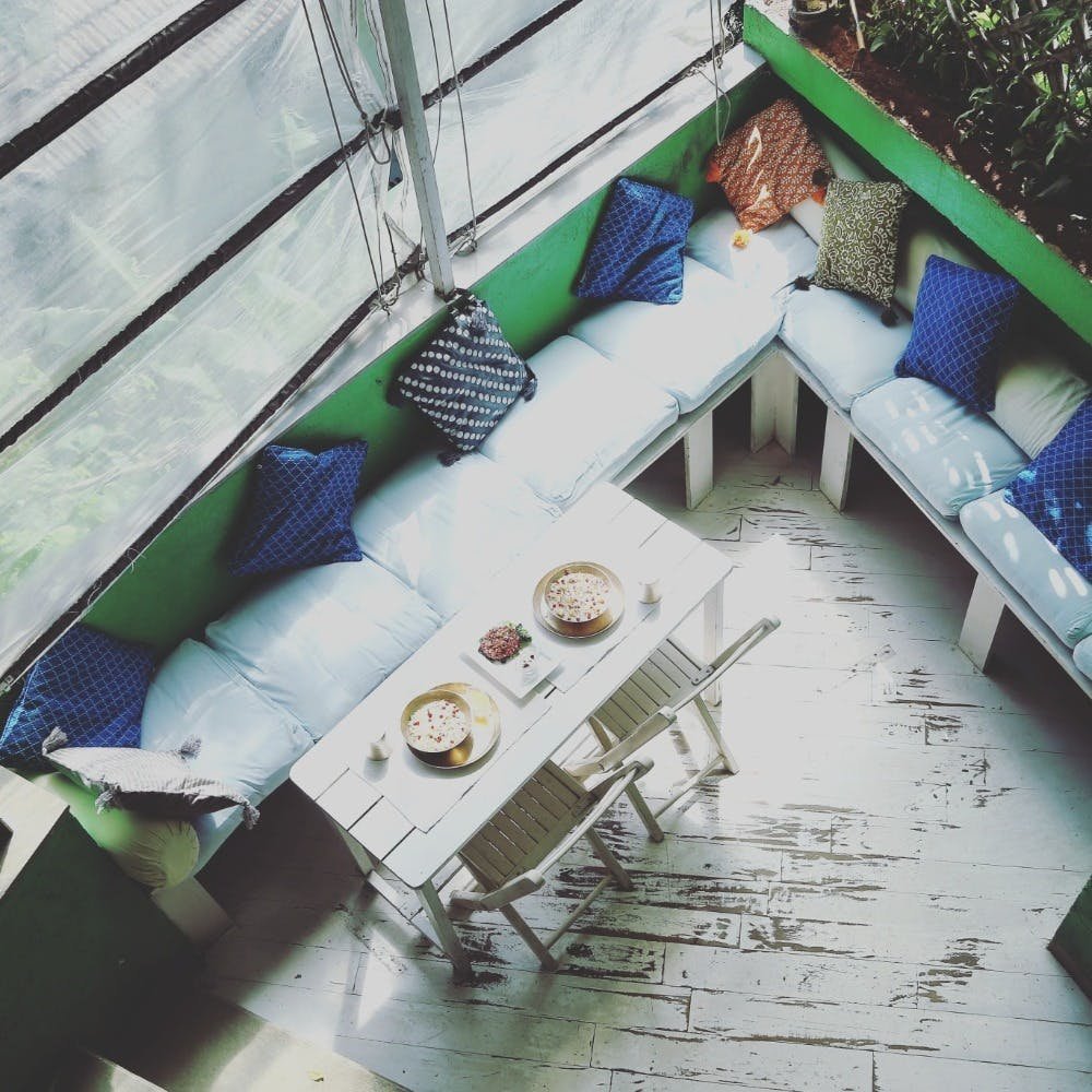 Unique Local Flavors & Cafes Offering Diverse Culinary Delights